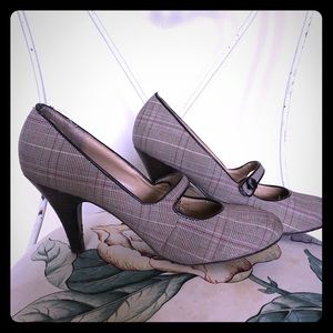 Plaid patterned heels